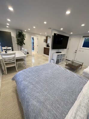 1 chambre, fer et planche à repasser, accès au Wi-Fi (inclus)