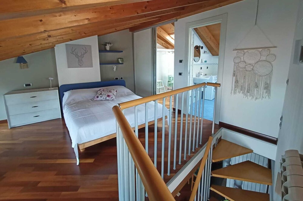 Two-room apartment in the historic center, wonderful view of lake and mountains.