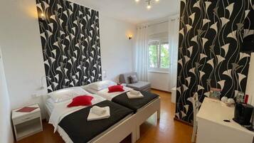 1 camera, Wi-Fi, lenzuola