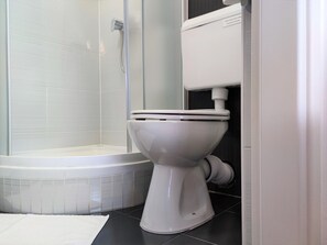 Shower, hair dryer, towels - Elegant double room with private bathroom and sea view - city center 2 (Zadar)