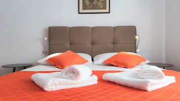 1 chambre, fer et planche Ă  repasser, accĂšs Internet, draps fournis