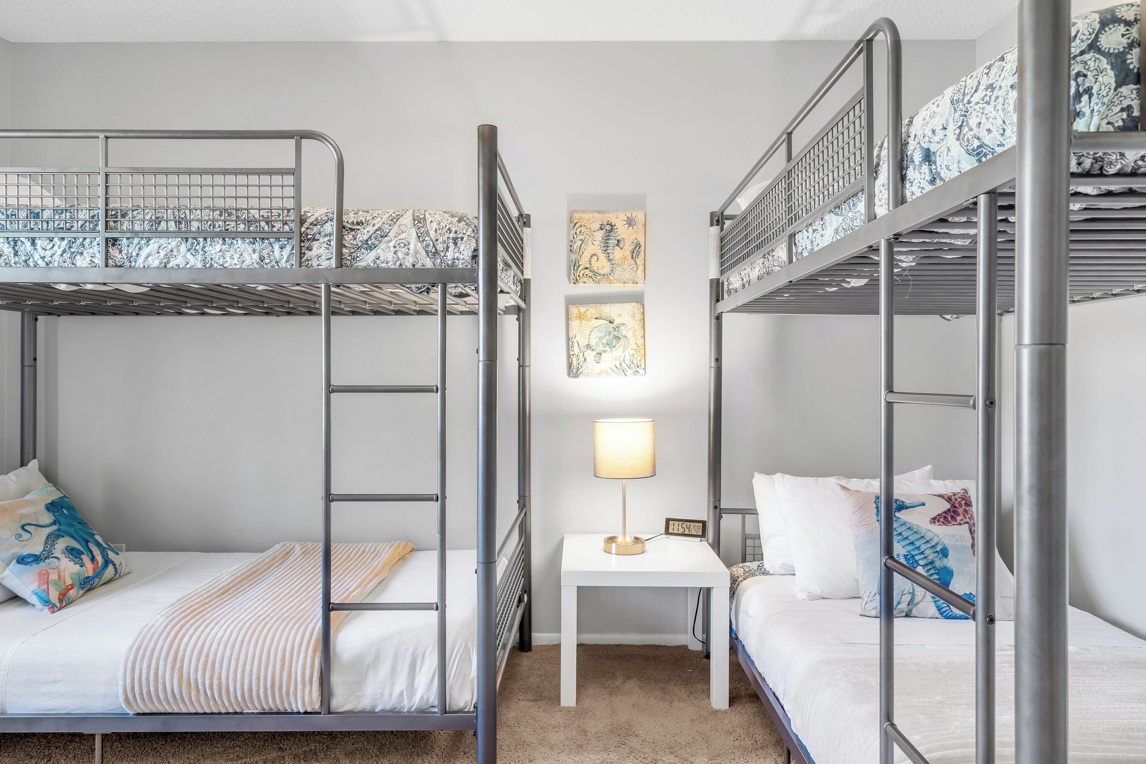 ☀️ Sunny Paradise ☀️ - Pool Home, 3 bedroom, 2 King Beds, 2 Bunk Beds