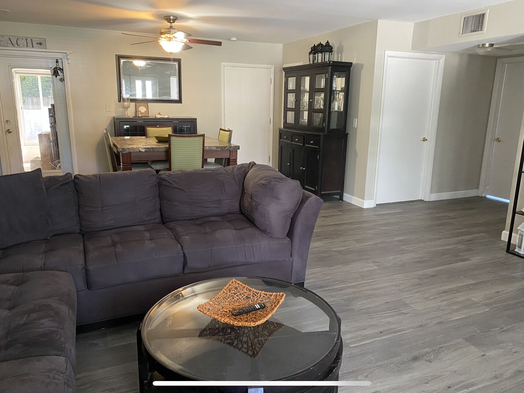 Beachy Holiday Home- 3/2 up to 5 guests