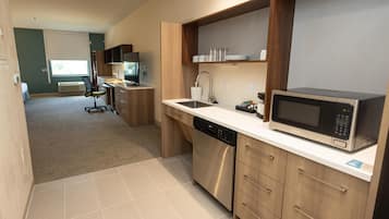 Studiosuite, 1 King-Bett, barrierefrei, Badewanne | Eigene Küche