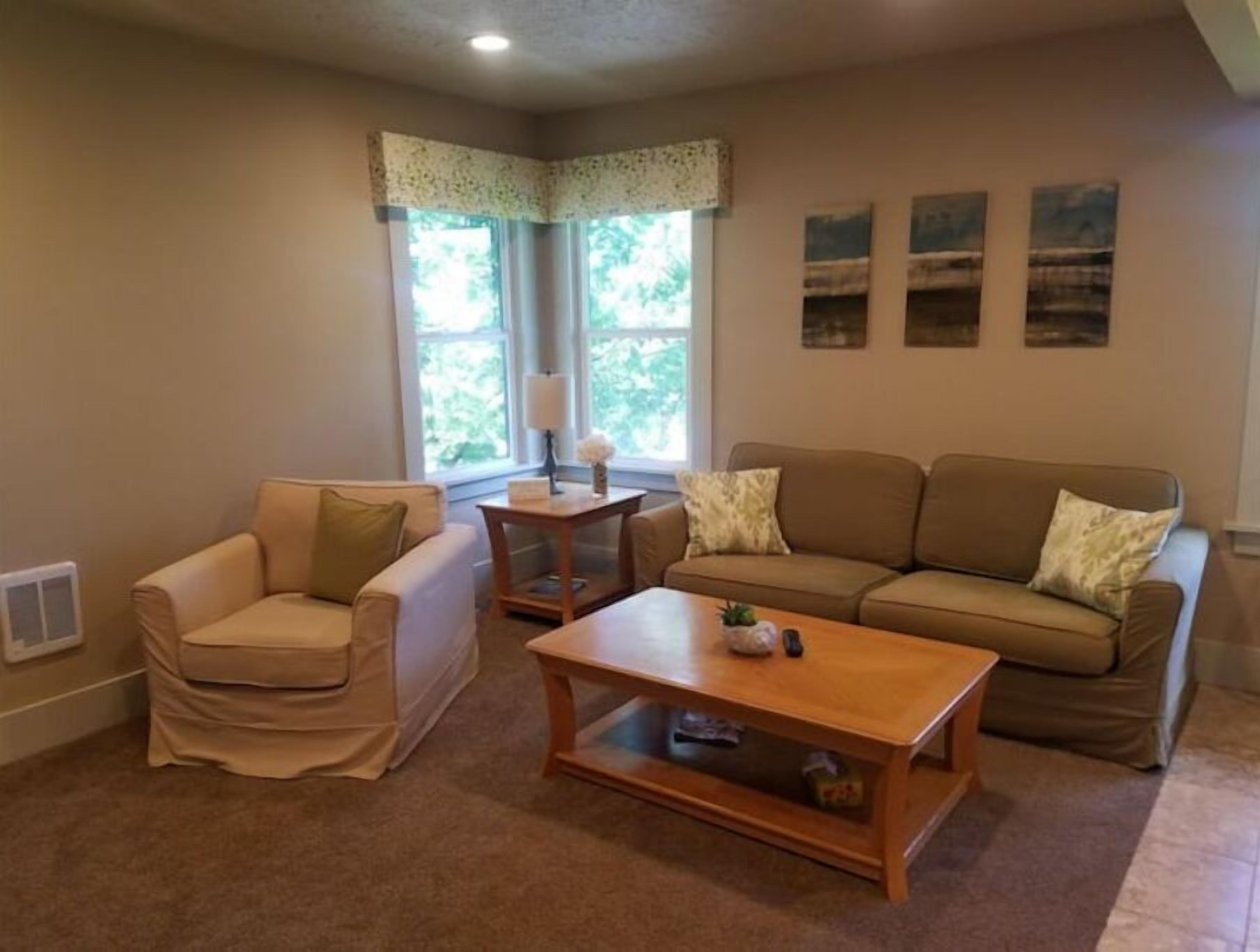 5th Avenue Suites #5