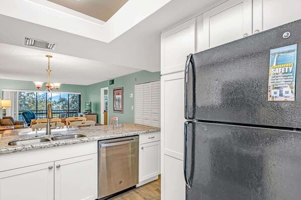 Interior - 2BR Condo with Screened Patio in the Florida Keys (Marathon)