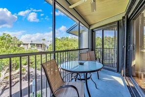 Outdoor dining - 2BR Condo with Screened Patio in the Florida Keys (Marathon)