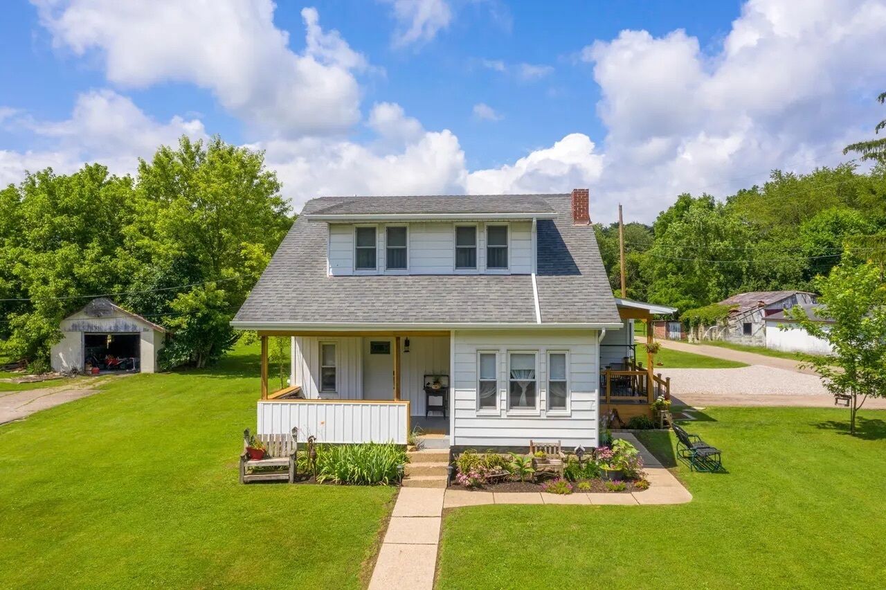 Small town comfort in modern farmhouse 