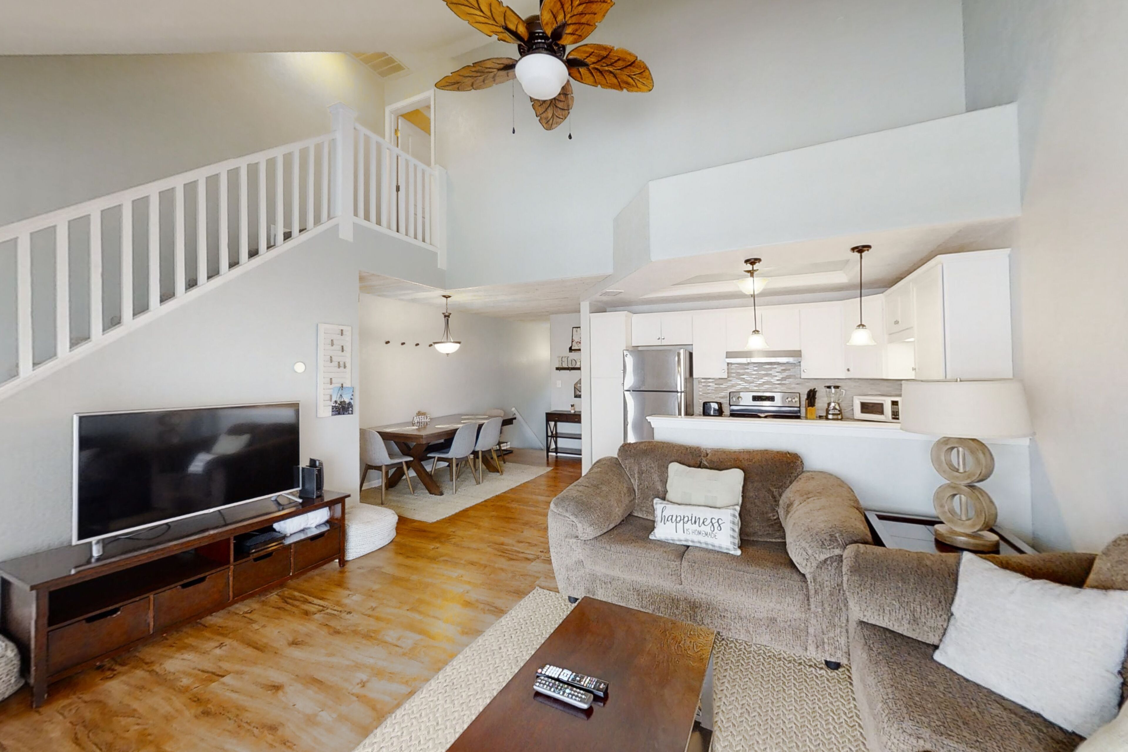 2nd-floor condo steps to the beach with balcony, outdoor pool, W/D, AC