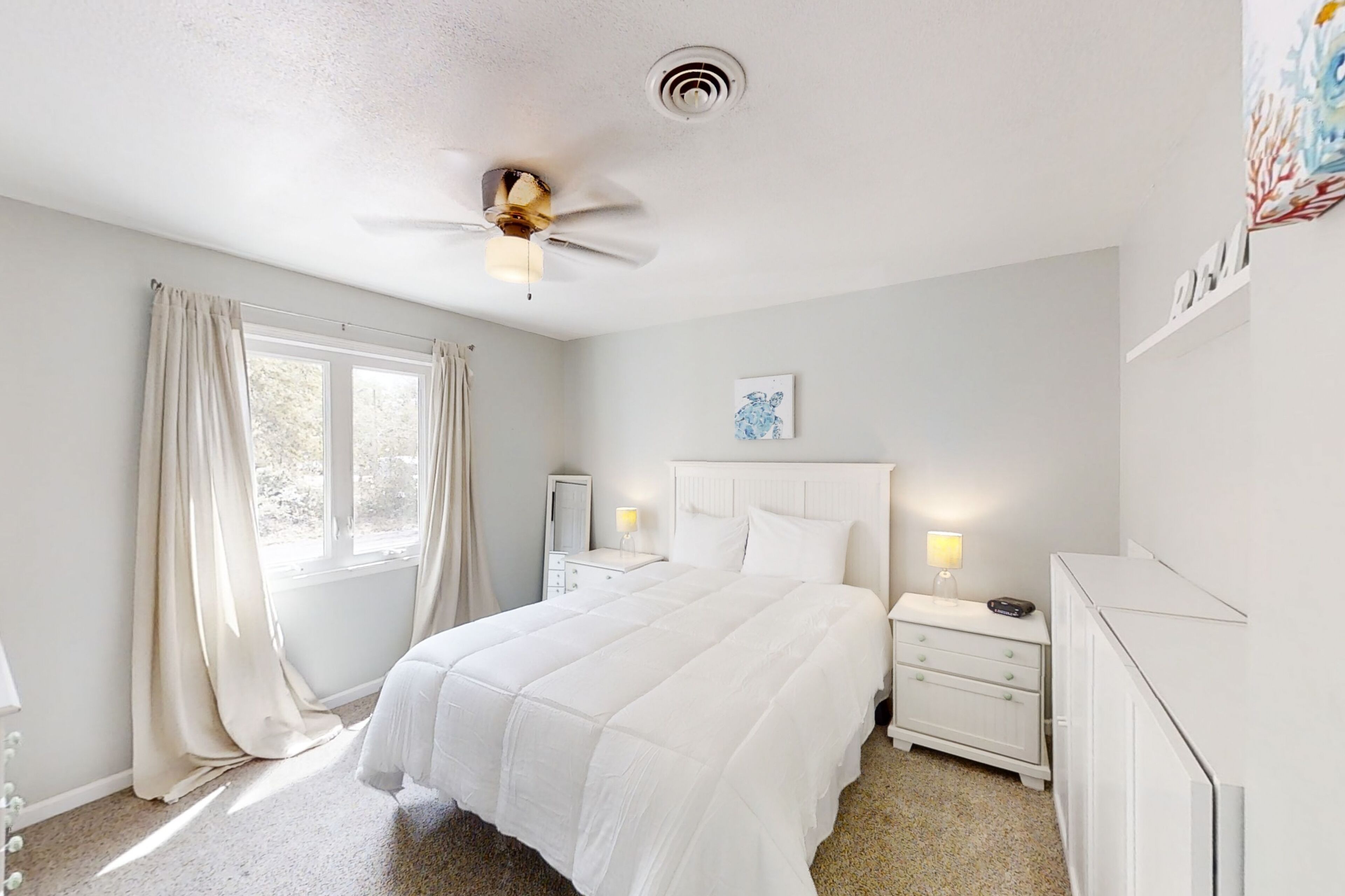 2nd-floor condo steps to the beach with balcony, outdoor pool, W/D, AC