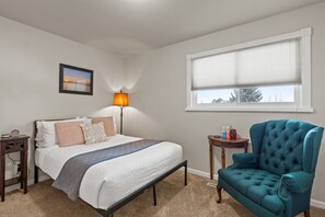 4 habitaciones, escritorio, tabla de planchar con plancha y wifi gratis 