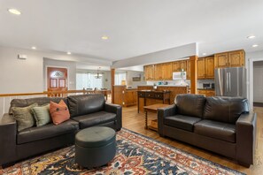 تلفزيون ذكي، كرة قدم الطاولة، تنس طاولة، كُتُب