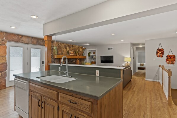 المنشأة من الداخل