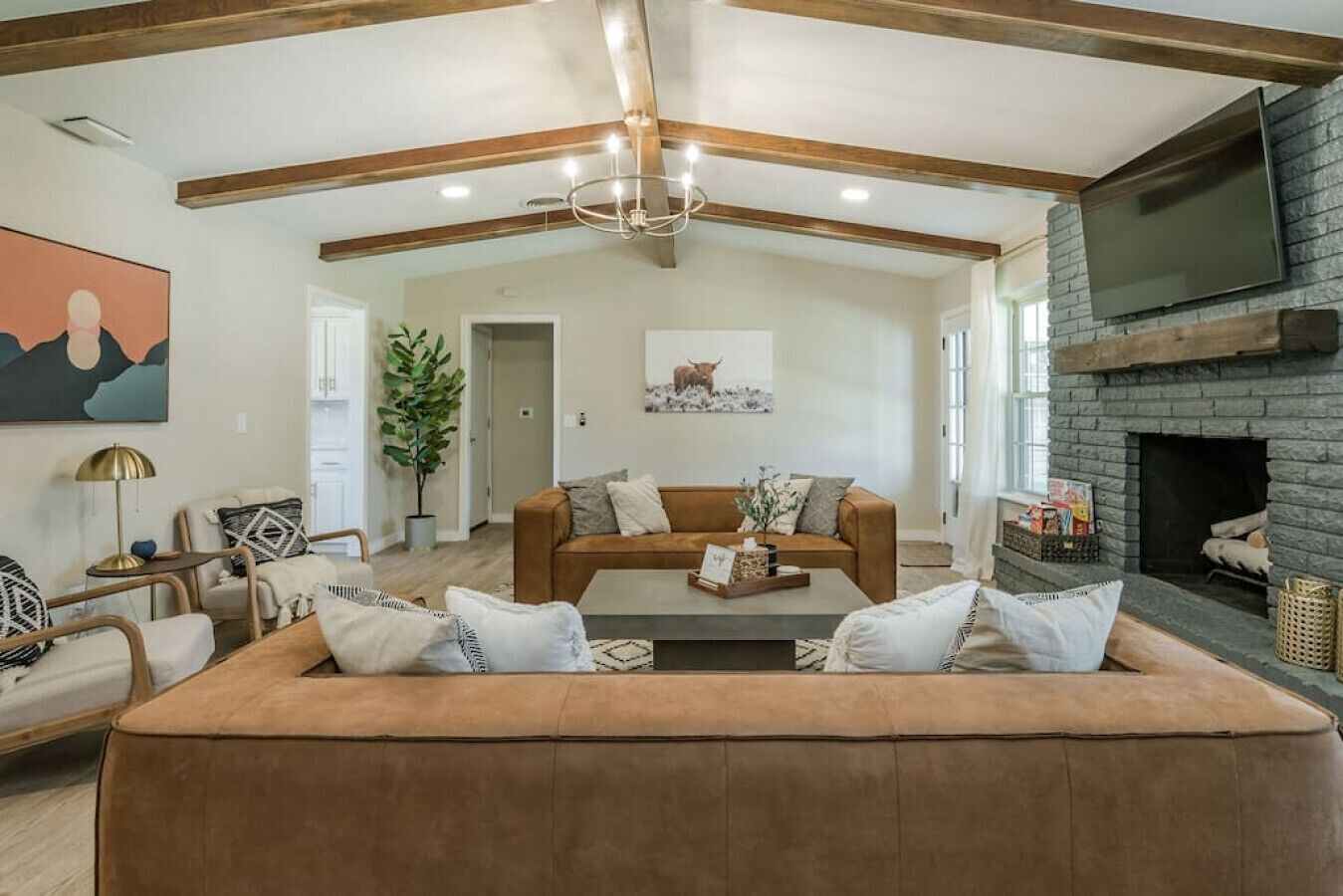 Télévision, cheminée