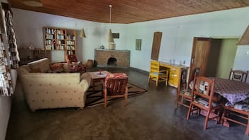 Family House, Multiple Beds, Non Smoking, Garden Area | Living area