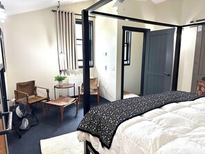3 bedrooms, desk, iron/ironing board, WiFi