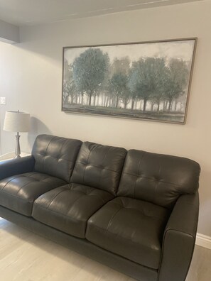 Smart TV, fireplace - A Best Choice<br>Quiet and private (Timmins)