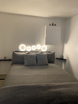 1 bedroom, desk, WiFi, bed sheets - A Best Choice<br>Quiet and private (Timmins)