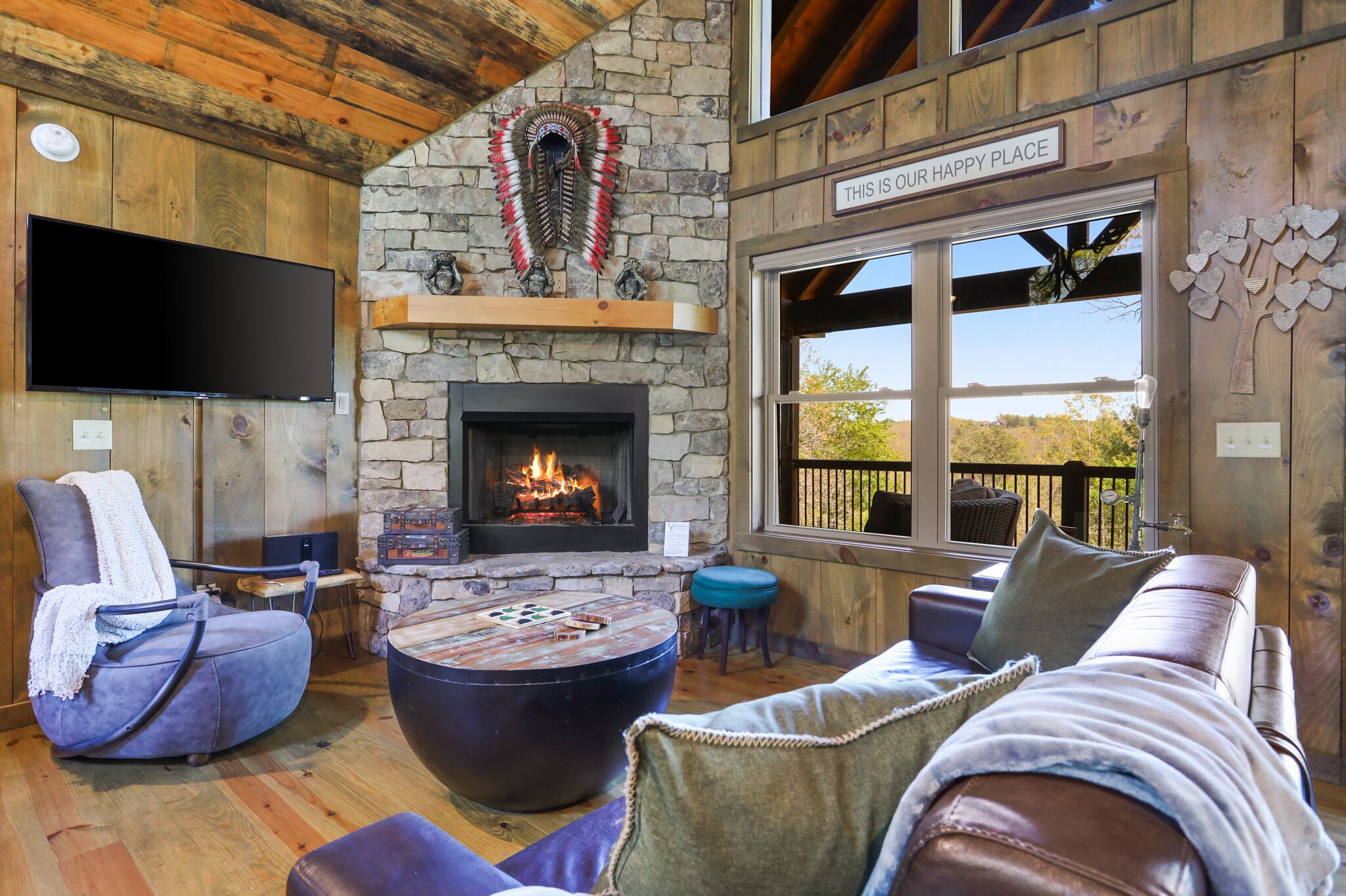 Cabin 8 Min to Downtown Blue Ridge/Hot Tub/Firepit/Mountain Views/No 4WD Needed!