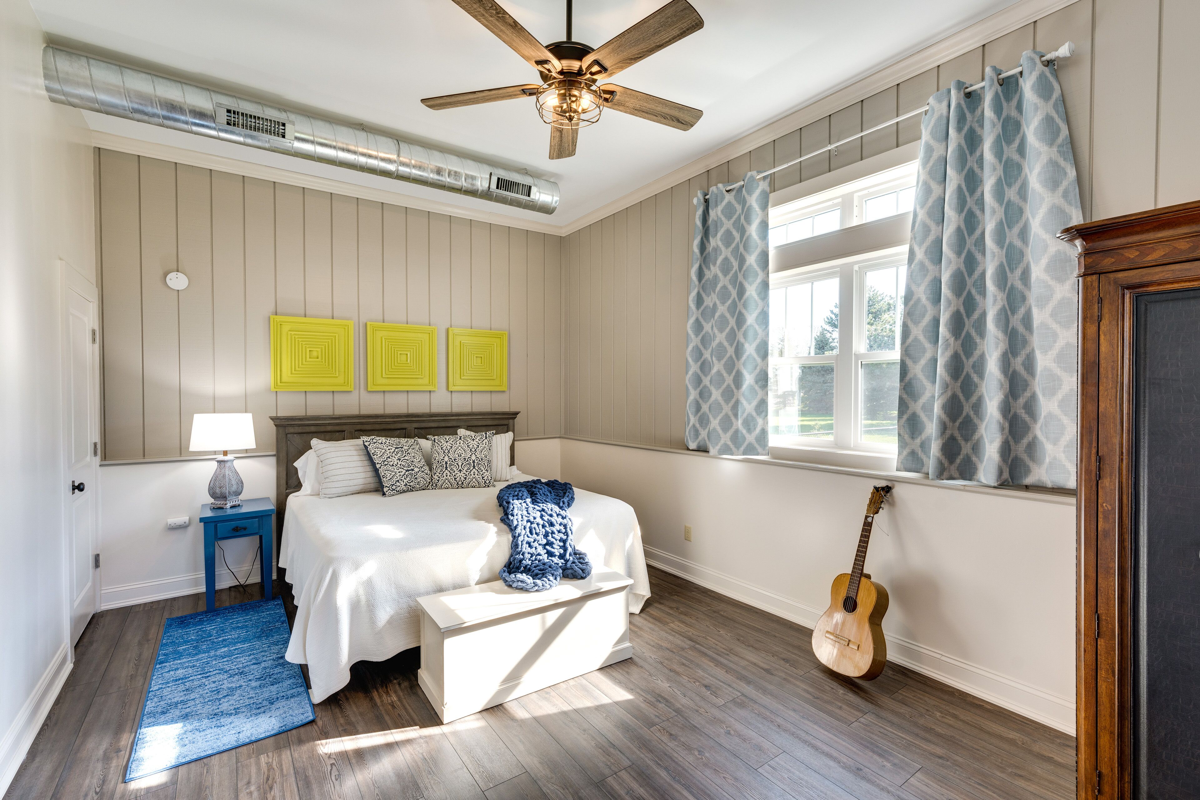 1 bedroom, desk, iron/ironing board, WiFi