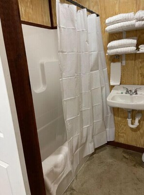 Handtücher, Seife, Toilettenpapier