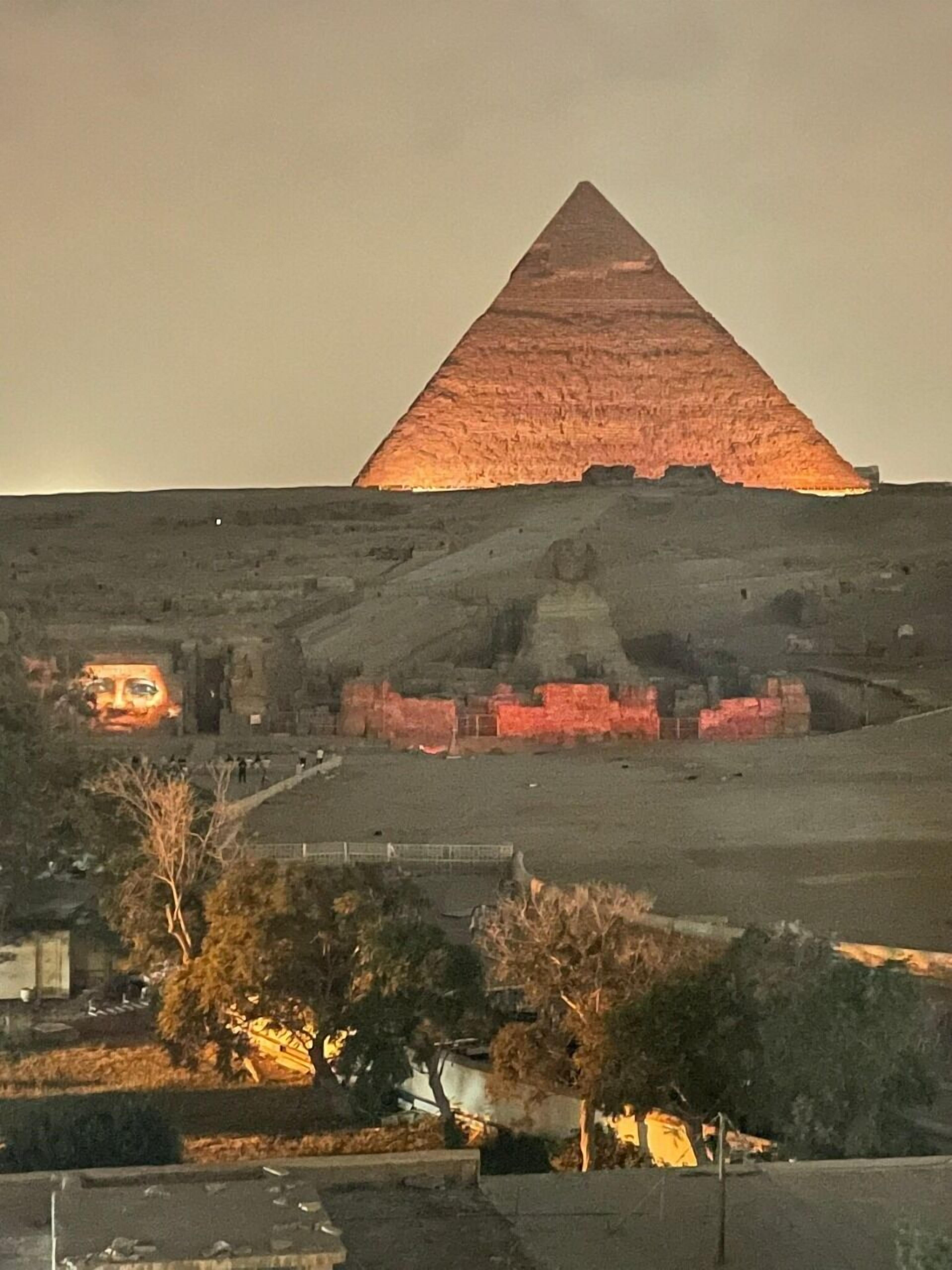 Photo - Luxury Middle East Pyramids view