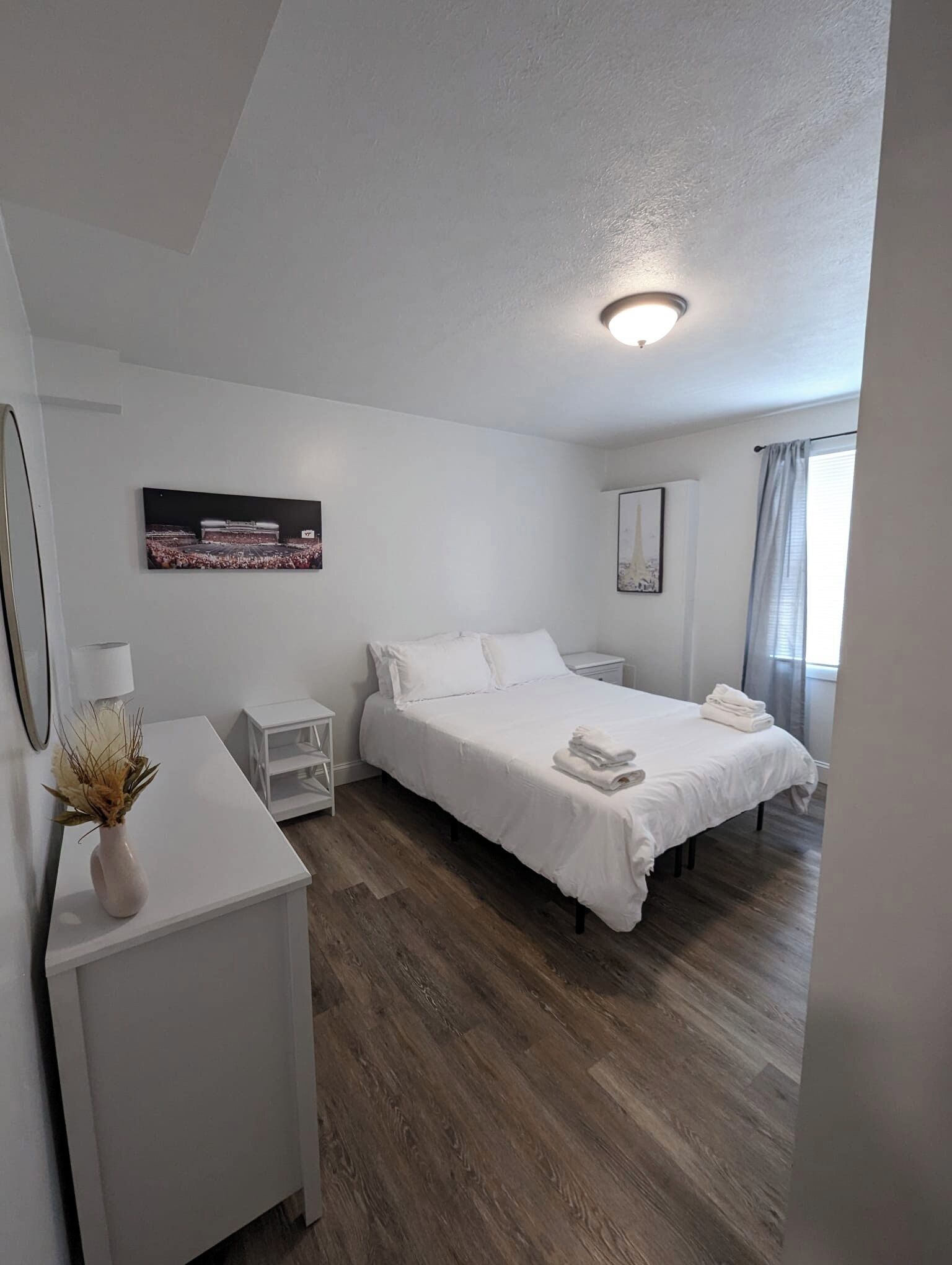 4 室のベッドルーム、WiFi、ベッドシーツ