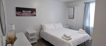 Spacious 4 bedroom, sleeps 10, close to VT