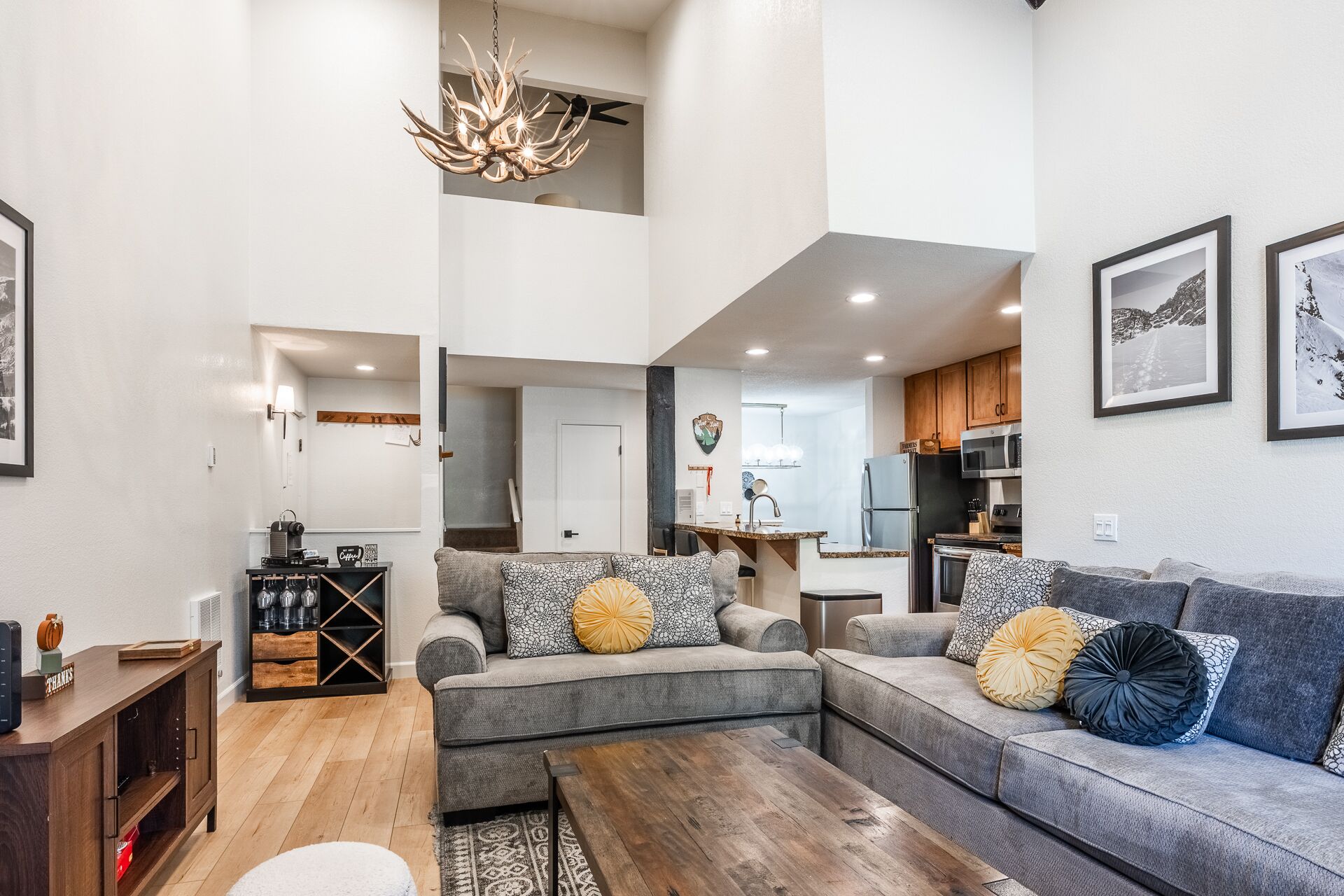 Smart TV, fireplace, DVD player