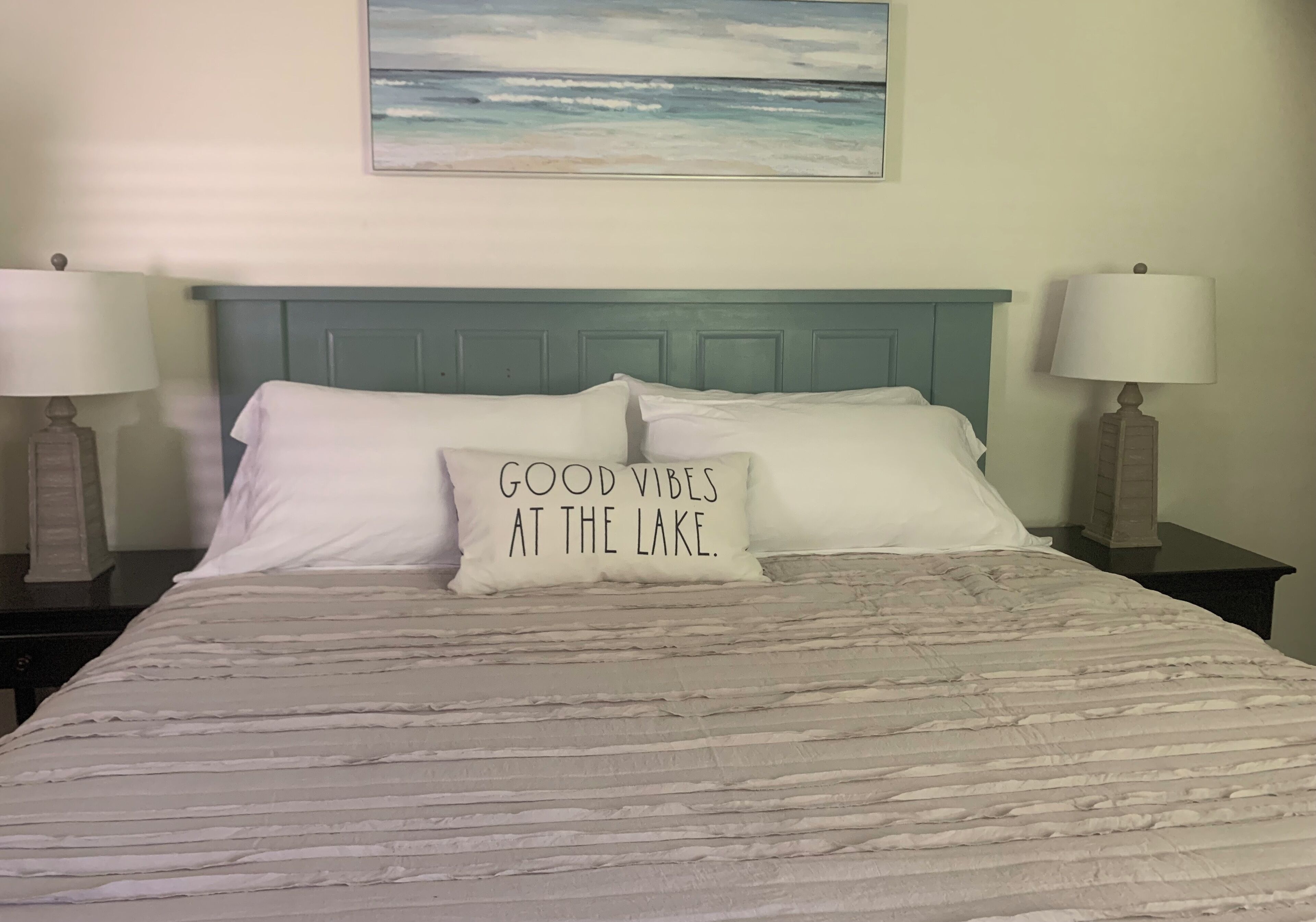 3 slaapkamers, een strijkplank/strijkijzer, gratis wifi, beddengoed