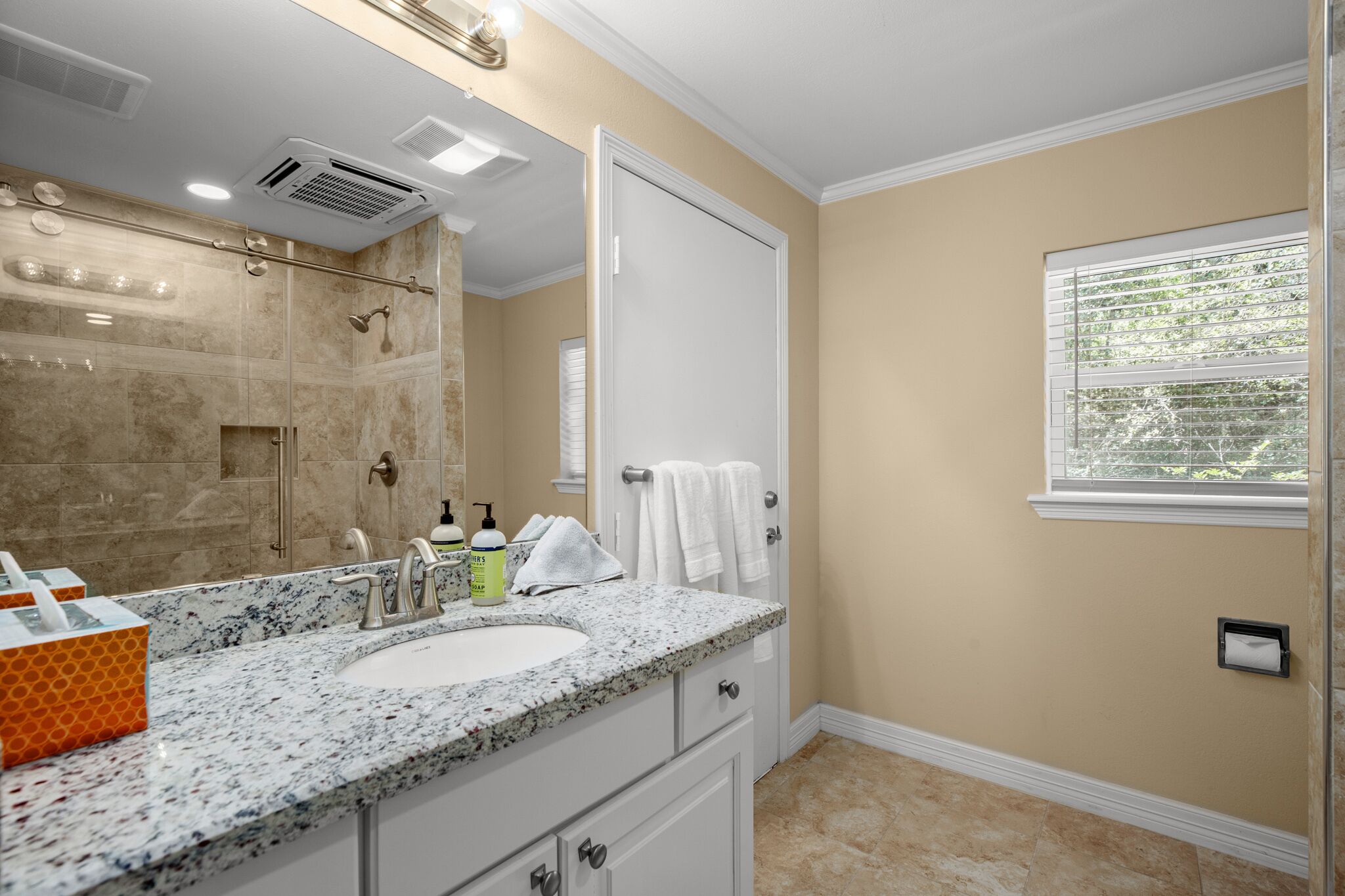 Lake Travis Studio near Volente