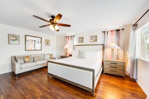 4 bedrooms, iron/ironing board, internet, bed sheets