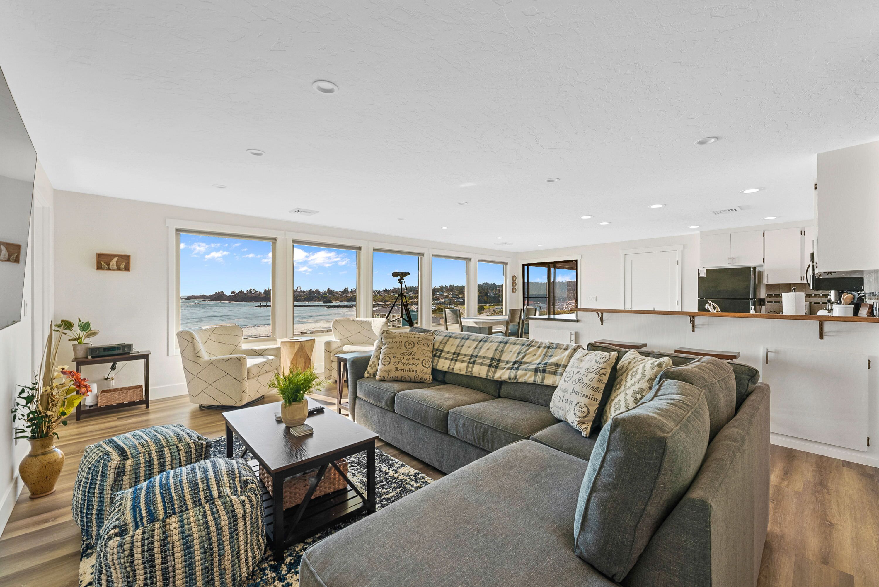 NEW LISTING Oceanfront 3 bedroom /  3 bath home overlooking the Brookings Harbor