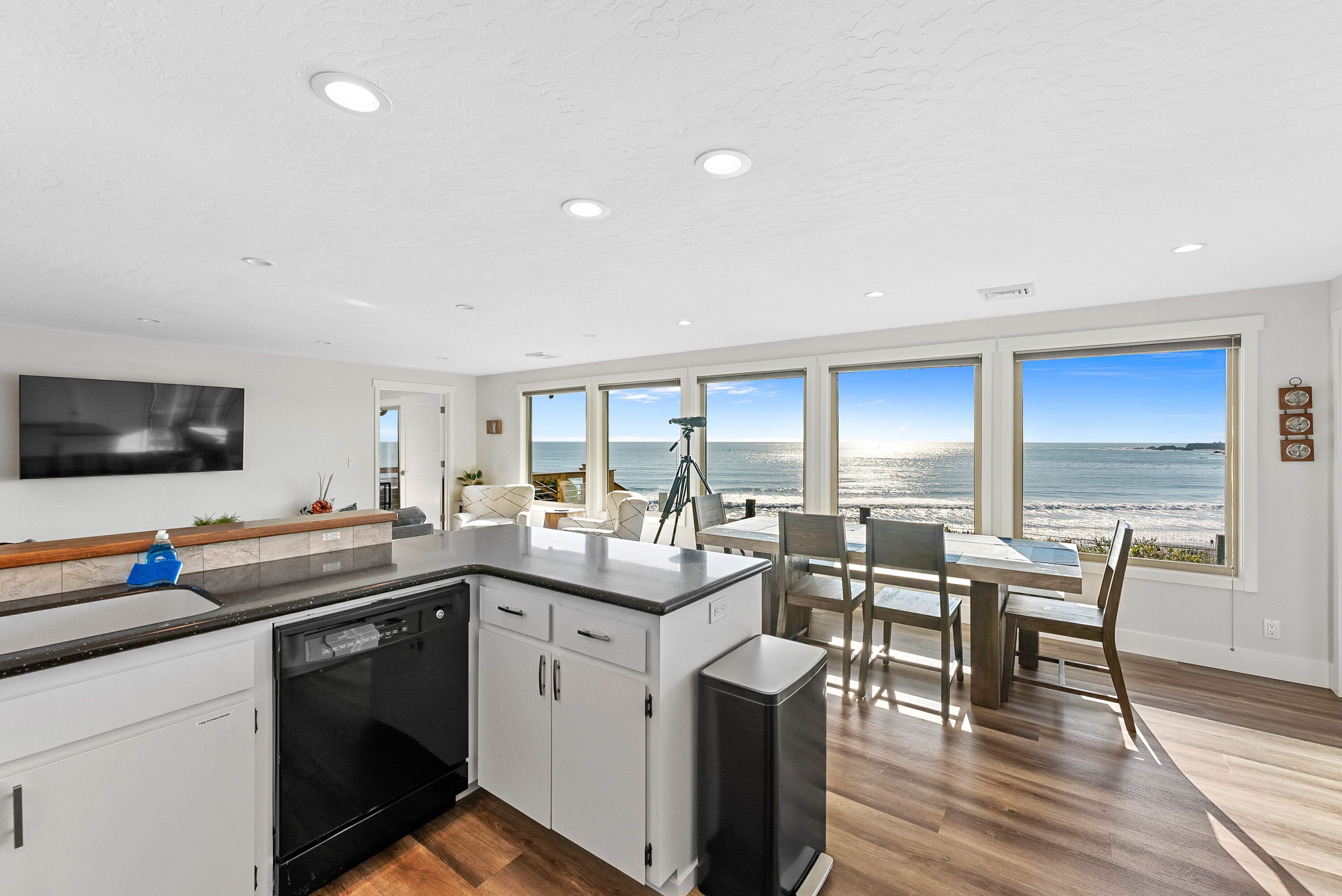 NEW LISTING Oceanfront 3 bedroom /  3 bath home overlooking the Brookings Harbor