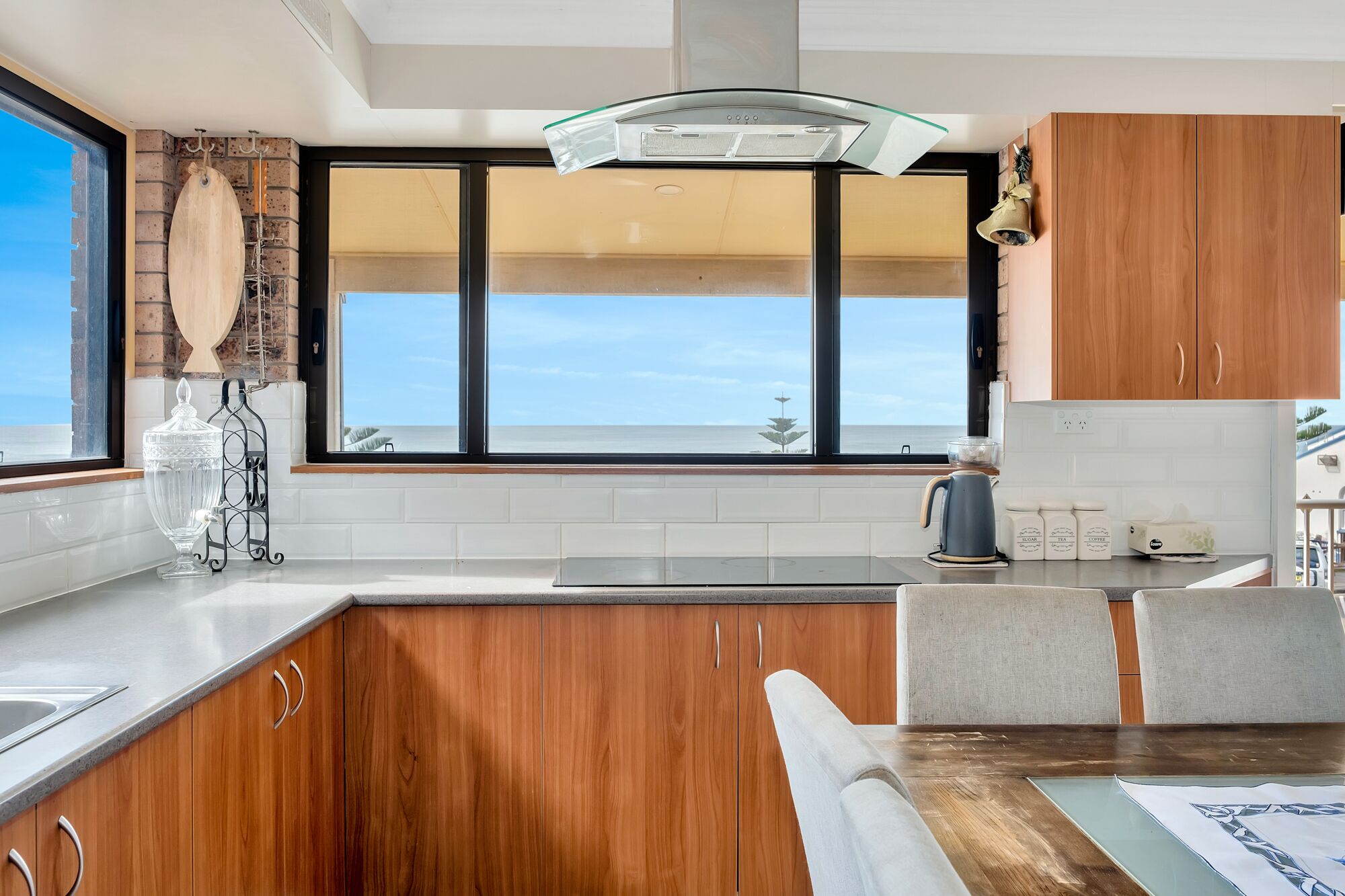 Surf Breeze at The Entrance, Apartment 9: The Ultimate Ocean Views!