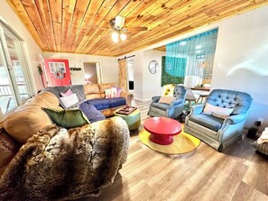 Smart TV, books, offices