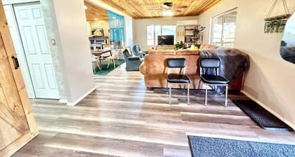 Red Door Cottage | Retro cabin, Pet friendly