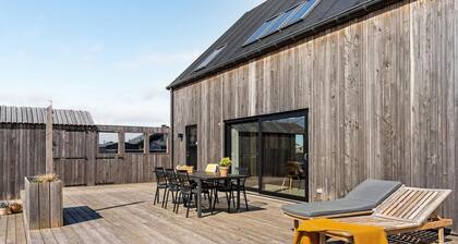 4 bedroom amazing home in Løkken