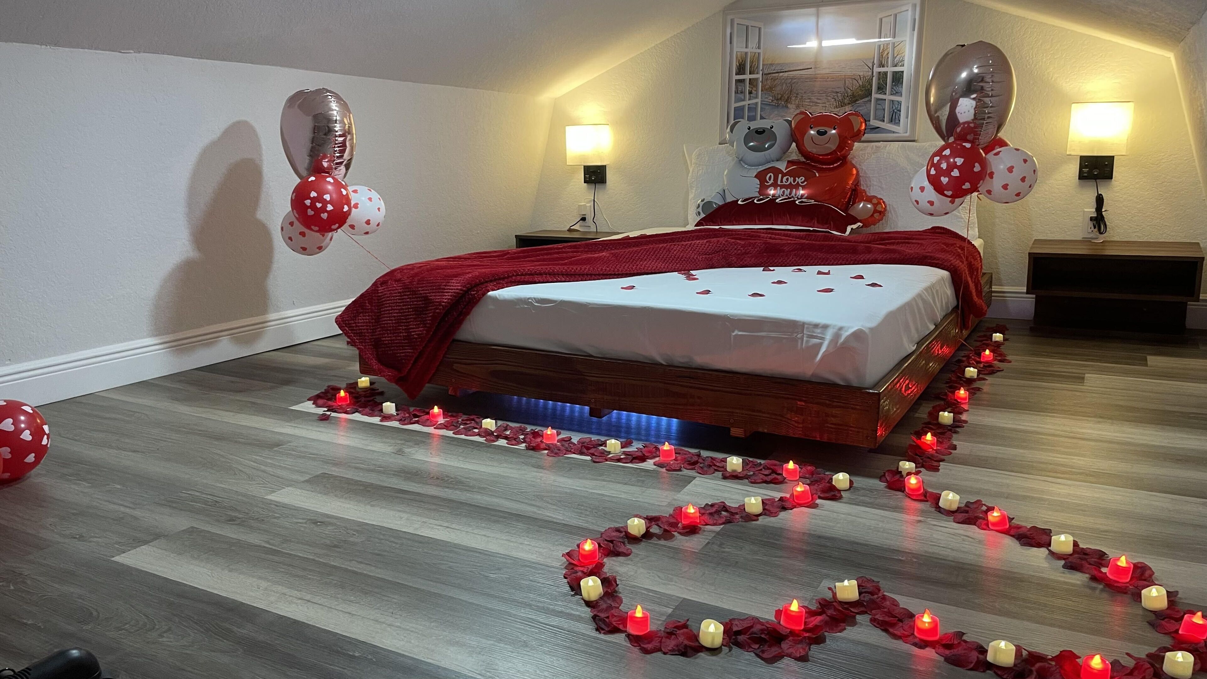 Unique and Exclusive TINY HOME+Private Hot Tub!