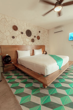 Premium Studio Suite | In-room safe, iron/ironing board, free WiFi, bed sheets