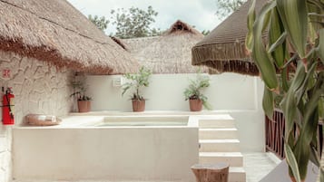 Deluxe Studio Suite | Terrace/patio