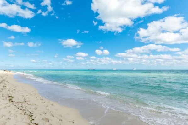 ビーチ、サンラウンジャー、ビーチタオル