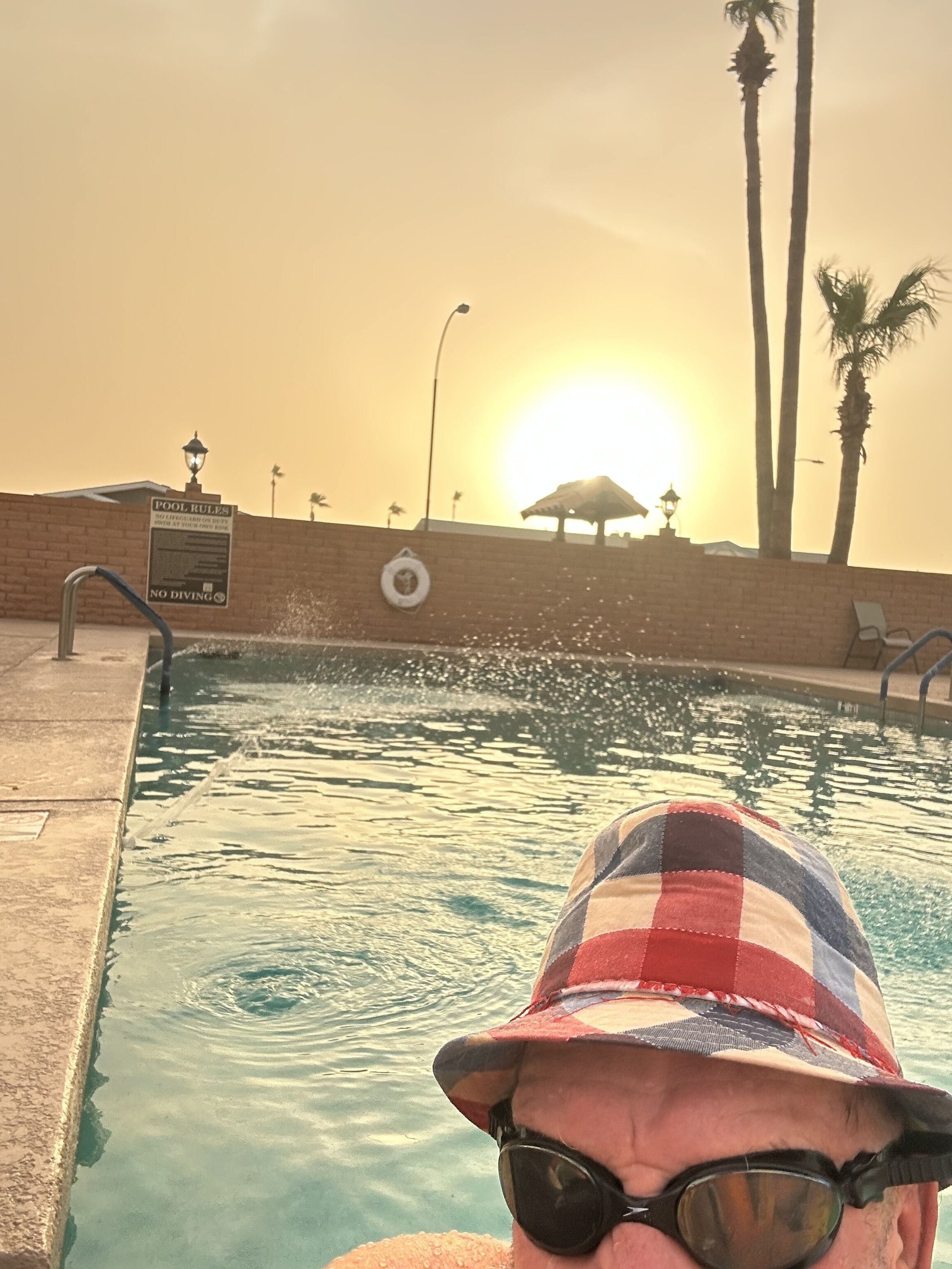 Alberca al aire libre y alberca climatizada