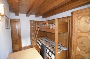 3 bedrooms, bed sheets - Holiday in the Dolomite (Borca di Cadore)