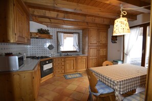 Fridge, oven, dishwasher, coffee/tea maker - Holiday in the Dolomite (Borca di Cadore)