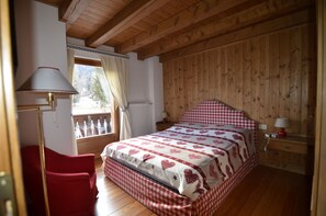 3 عدّة غرف نوم وملاءات أسرّة