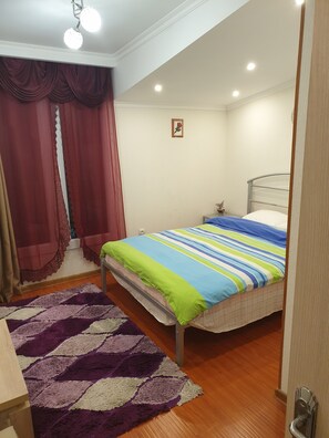 10 kamar tidur, tempat tidur Tempur-Pendic, dan didekorasi berbeda-beda