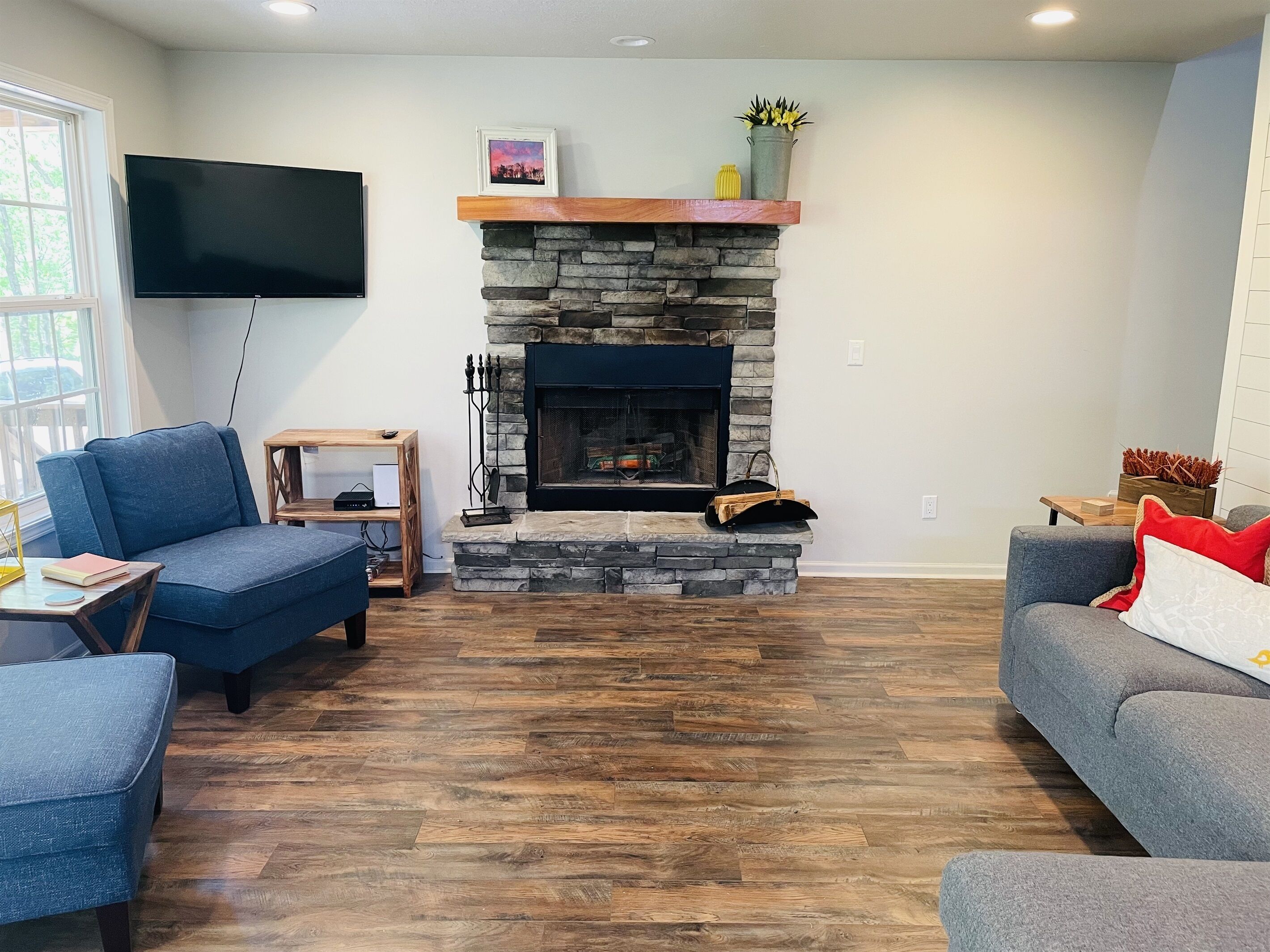 Pet Friendly with Views, Firepit & Foosball Table! NFL Sunday Ticket & Redzone!