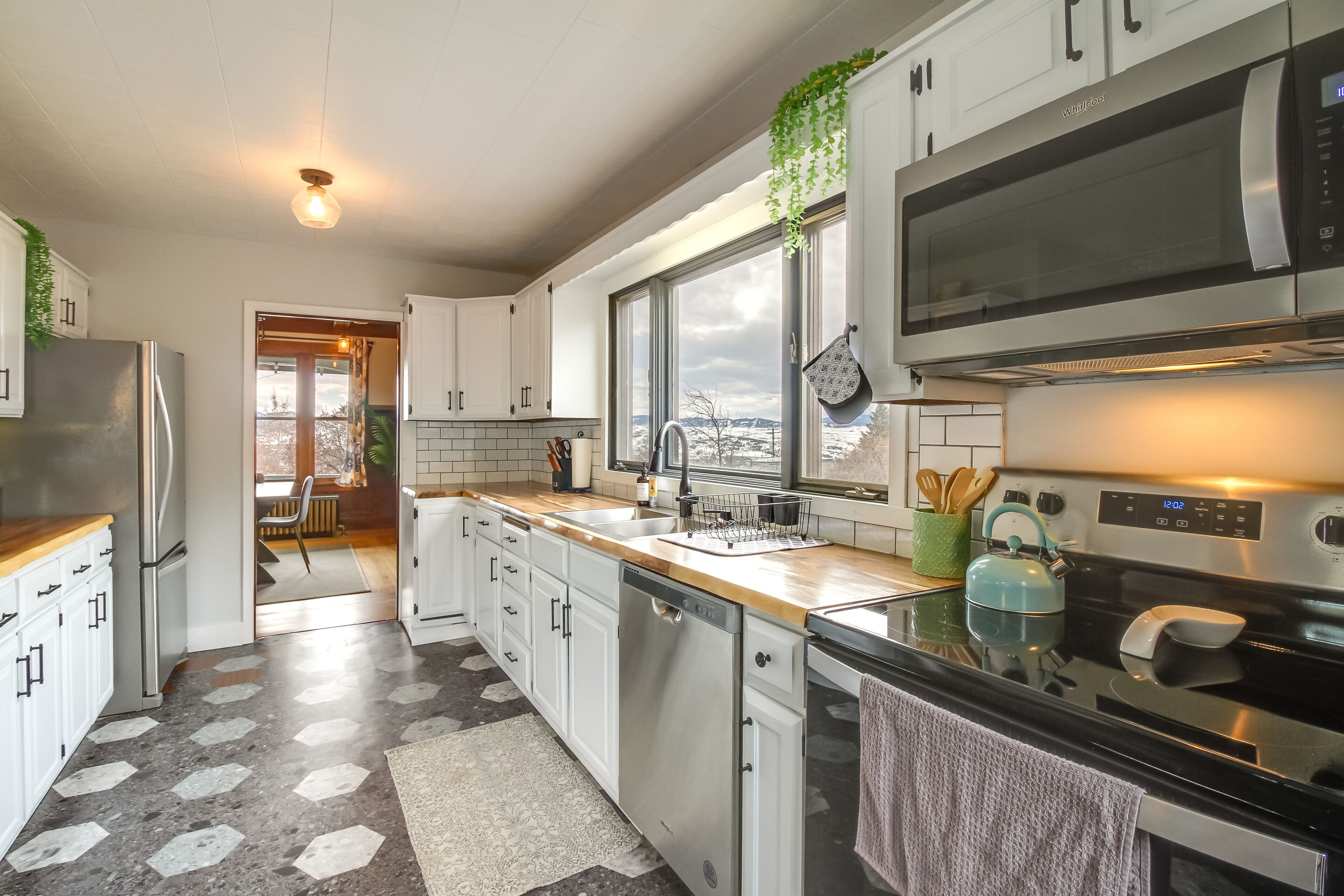 Classic Butte Vacation Rental w/ Mountain Views!