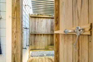 Towels - Topsail Beach Vacation Rental: Idyllic Ocean Views (Topsail Beach)